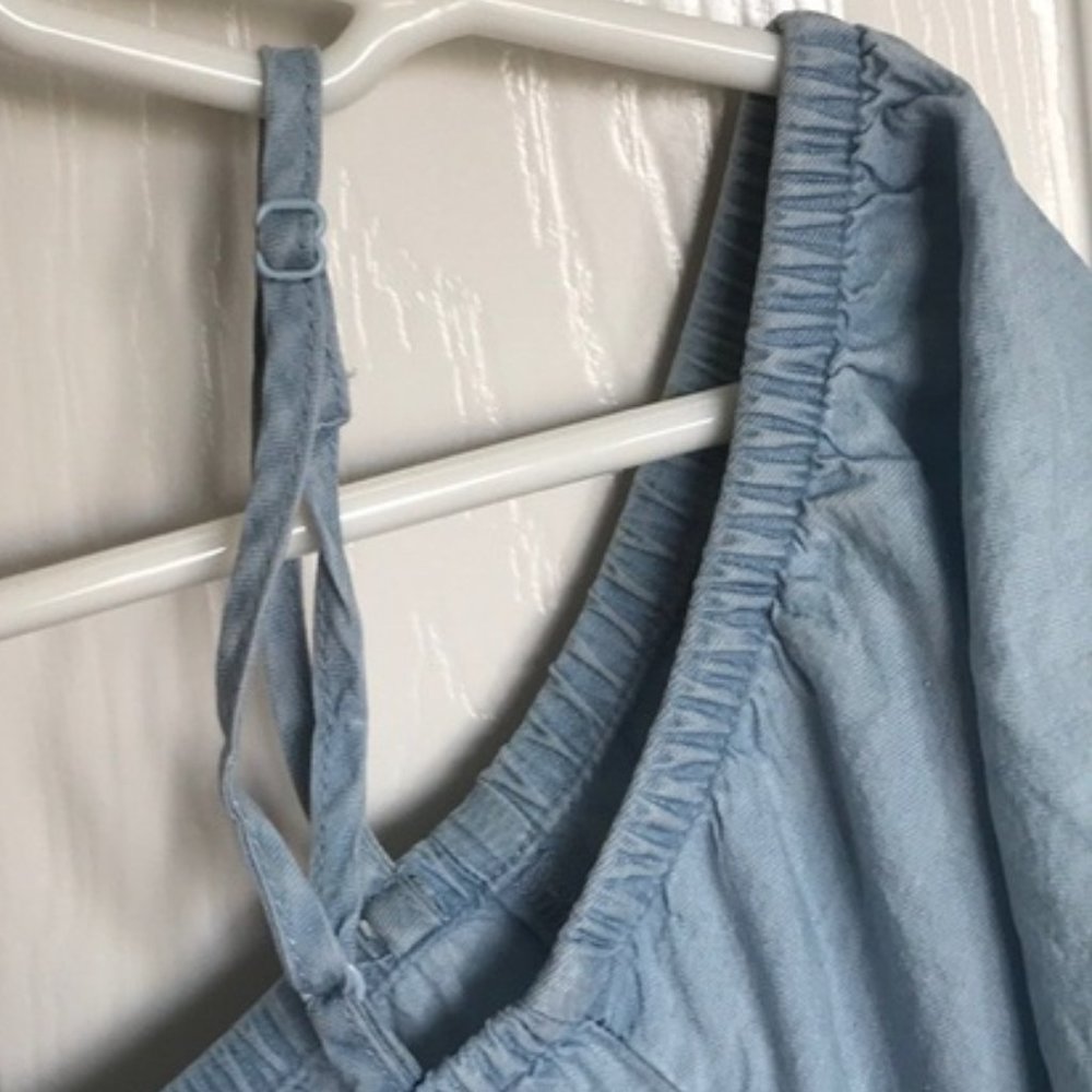 OLD NAVY dress M Eyelet blue chambray cold shoulder EUC - Picture 8 of 11